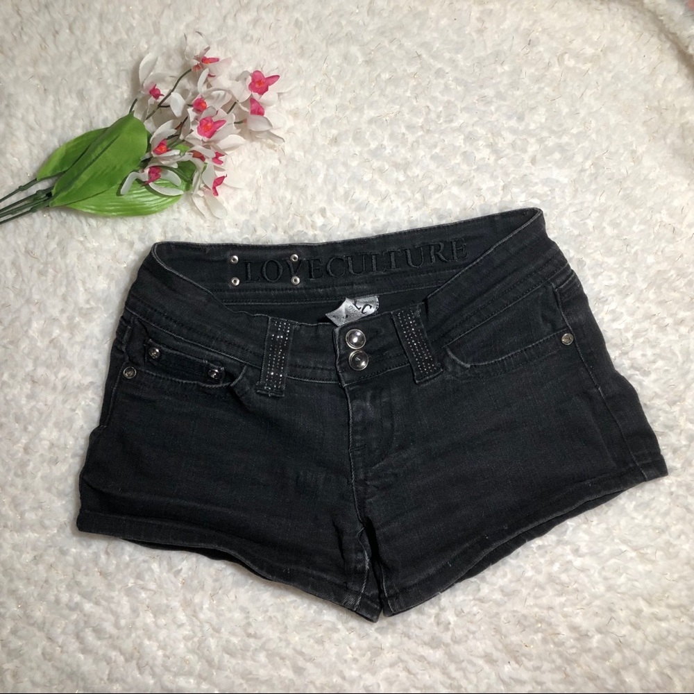 🌷 Super cute Love Culture shorts 🌷